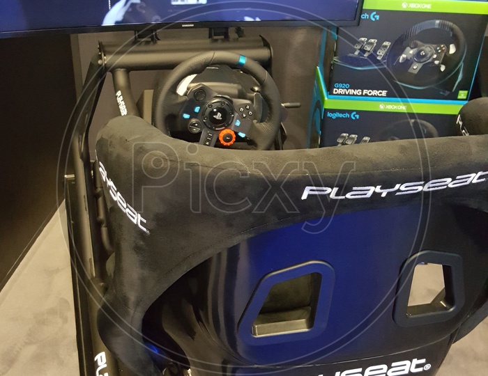 Playseat chair and simulator for Gamer's