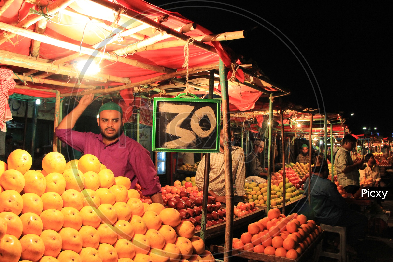 Fruit Vendors At Stalls Around Charminar