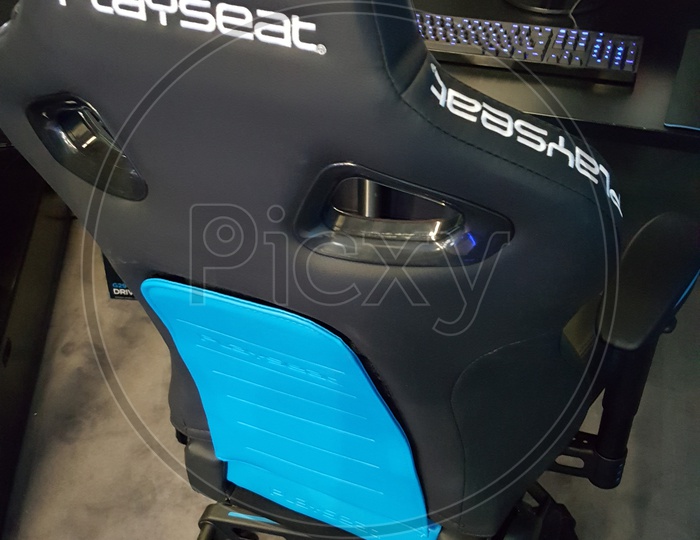 Playseat gaming chair for Gamer's