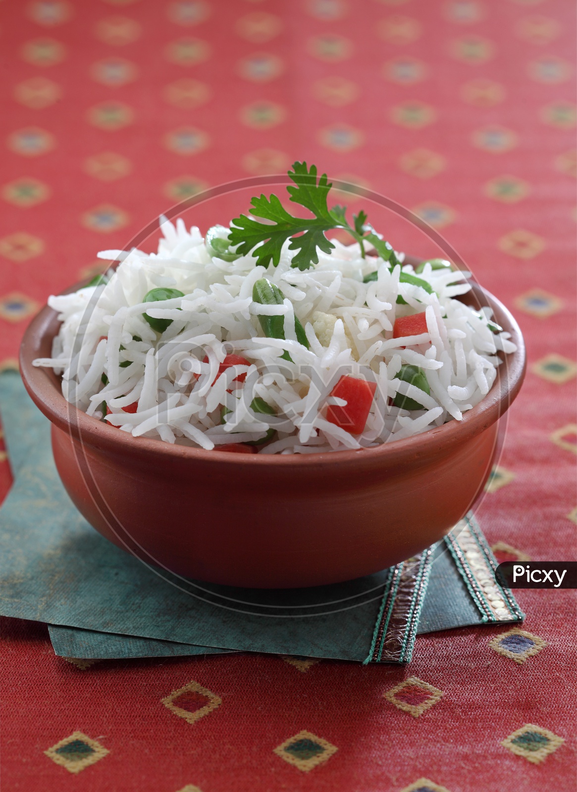 image-of-basmati-rice-in-a-earthen-bowl-bl039748-picxy