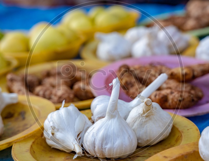 Ginger And Garlic In a Vegetable Vendor Stall
