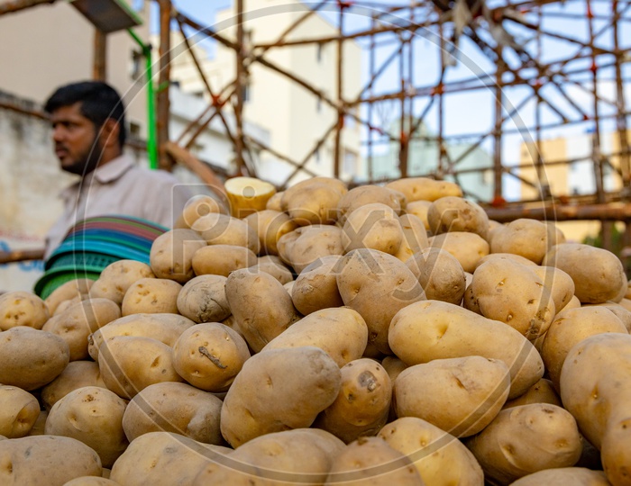 potatoes    in a vegetable Vendor Stall
