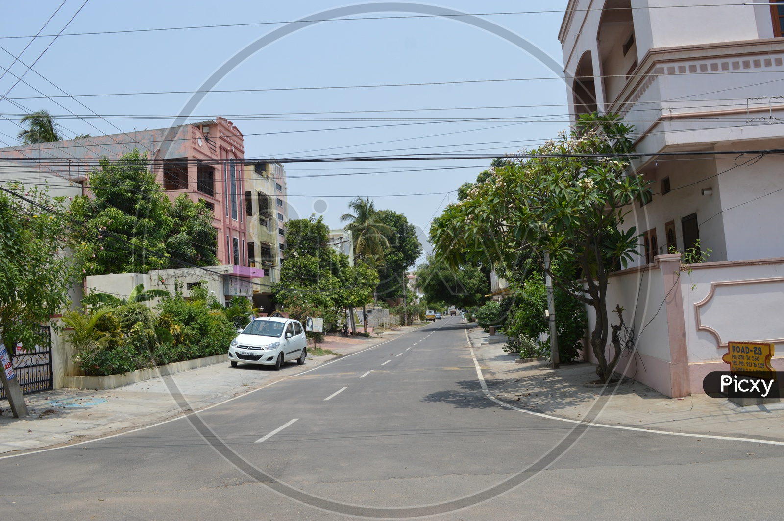 A View Of Roads Or Streets In an Residential Area