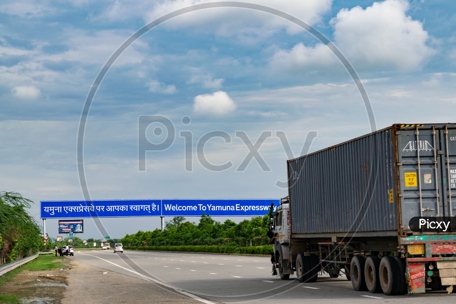 Trailer (Truck) on Yamuna Expressway Road