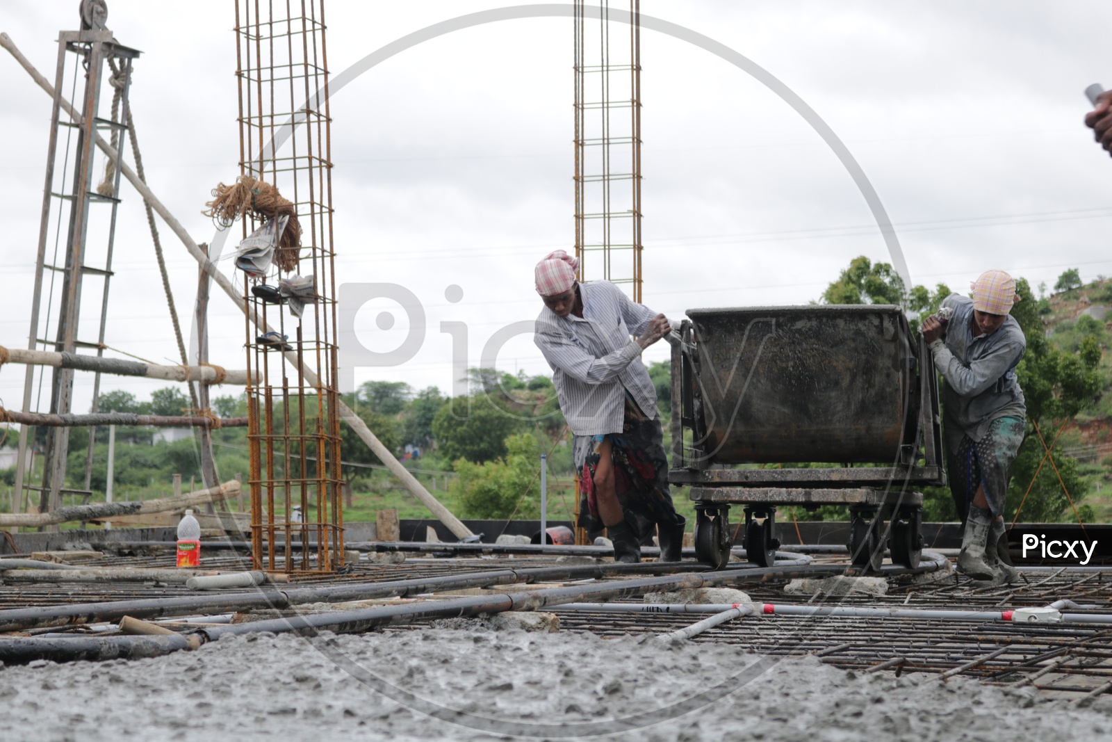 women working at construction site  Daily Construction Labor