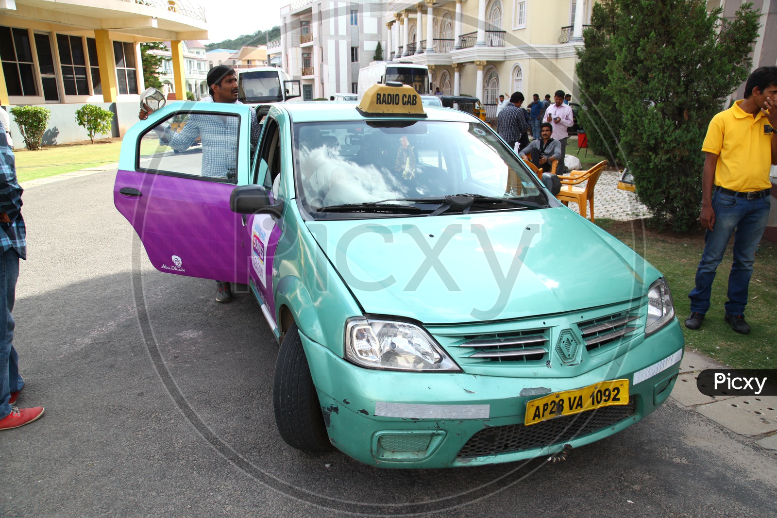 Radio Cab  Meru Cab  green Cab
