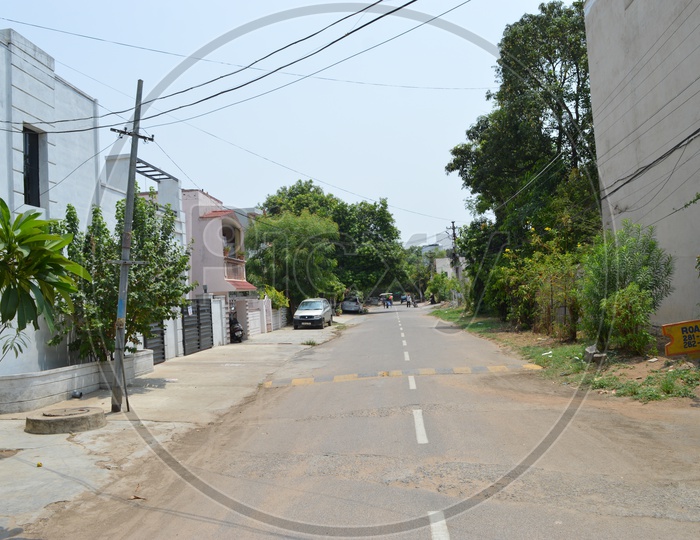 A View Of Roads Or Streets In an Residential Area