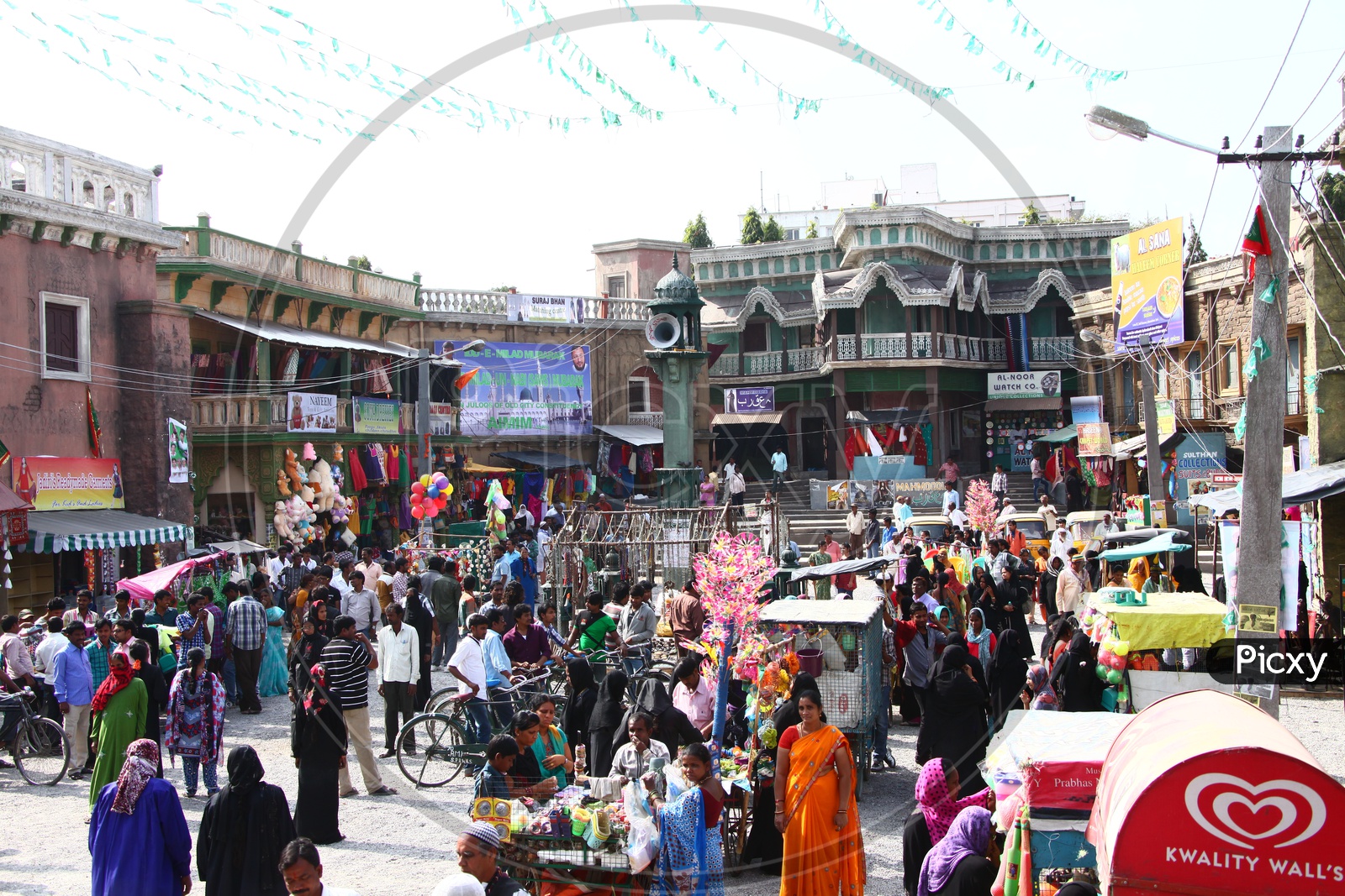 Busy vendor Street In Muslim Area