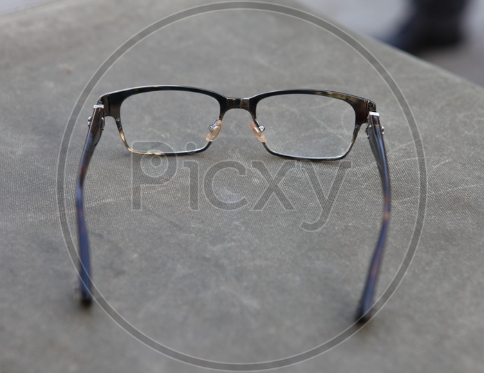 Spectacles glasses