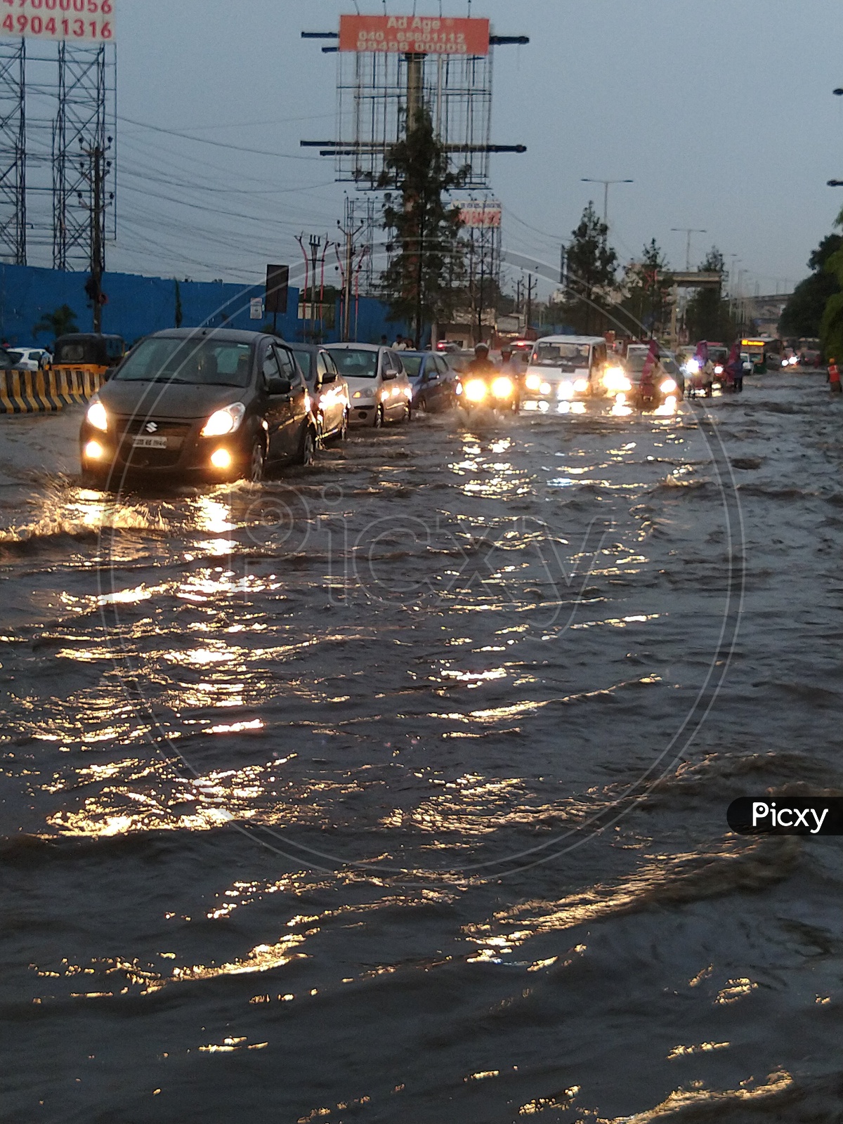 Hyderabad Commuters struggling on Flooded Road