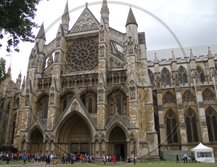 Tourists at Westminster Abbey Church