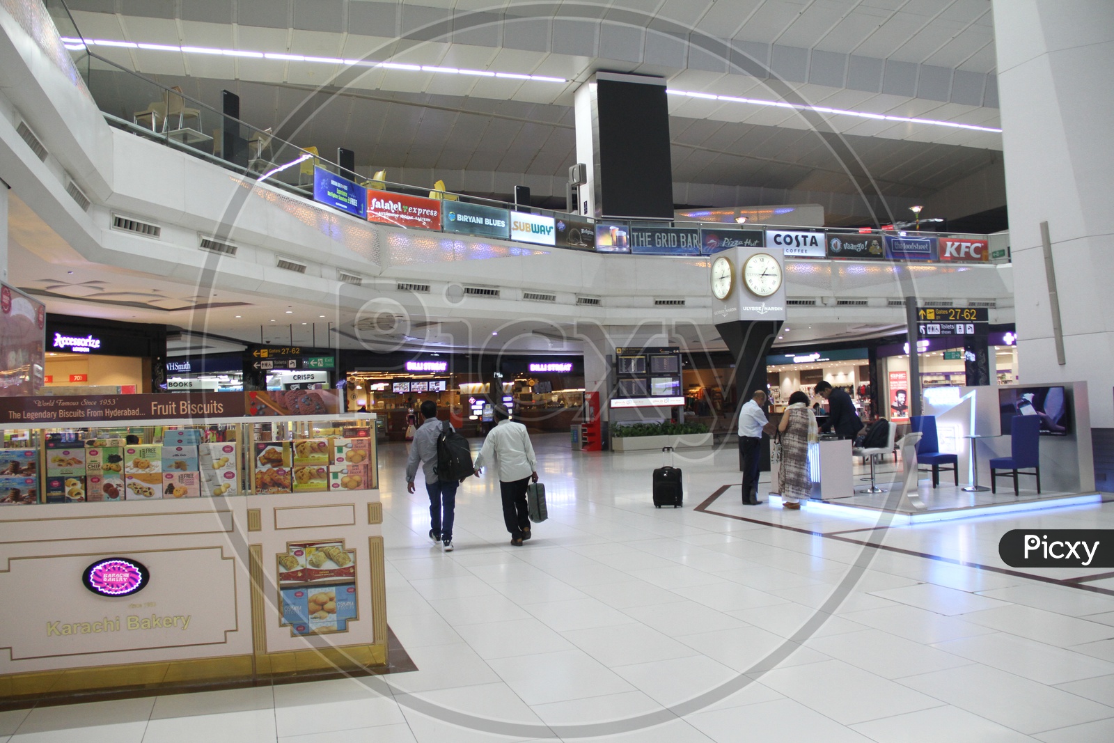 Branded Outlets in Delhi Airport