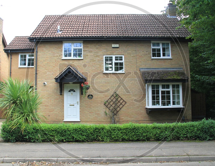 Individual Houses or Apartments in Peterborough with Garden