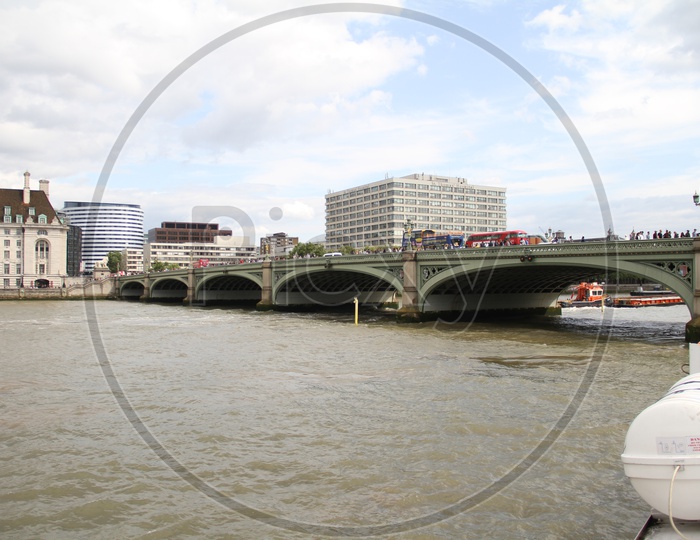 Bridges on Thames River