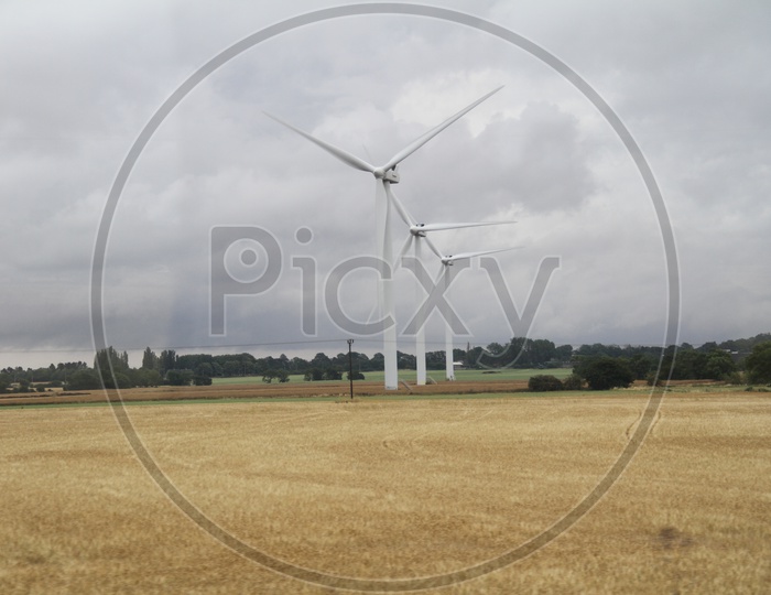 Large Wind Turbines in Agriculture Fields