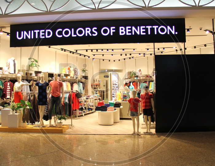 United Colors Of Bennetton Clothes Store