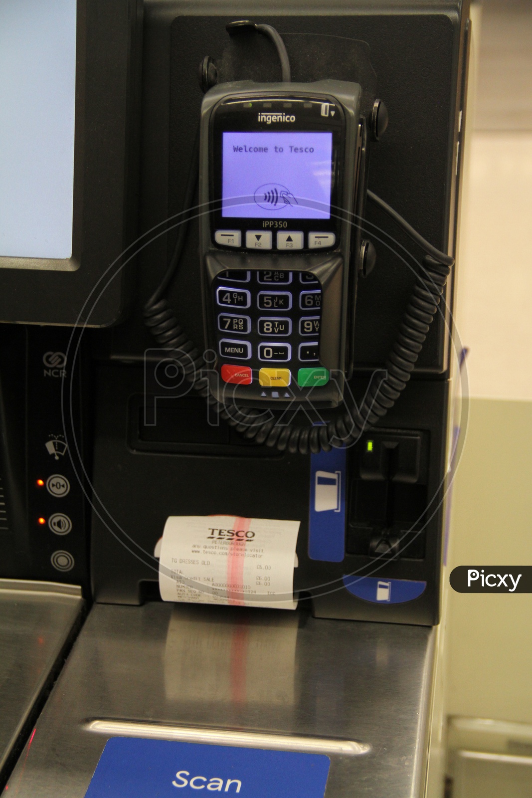 Ingenico POS Machine in a Shopping Mall