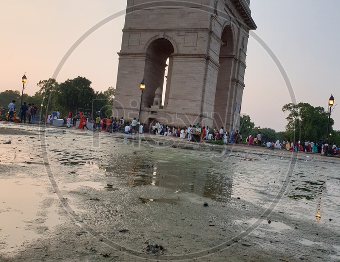 Dirty around India Gate - Swachh Bharat
