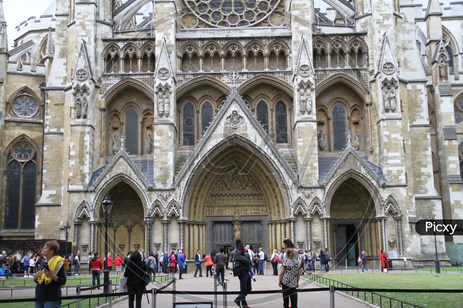 Tourists at Westminster Abbey Cathedral