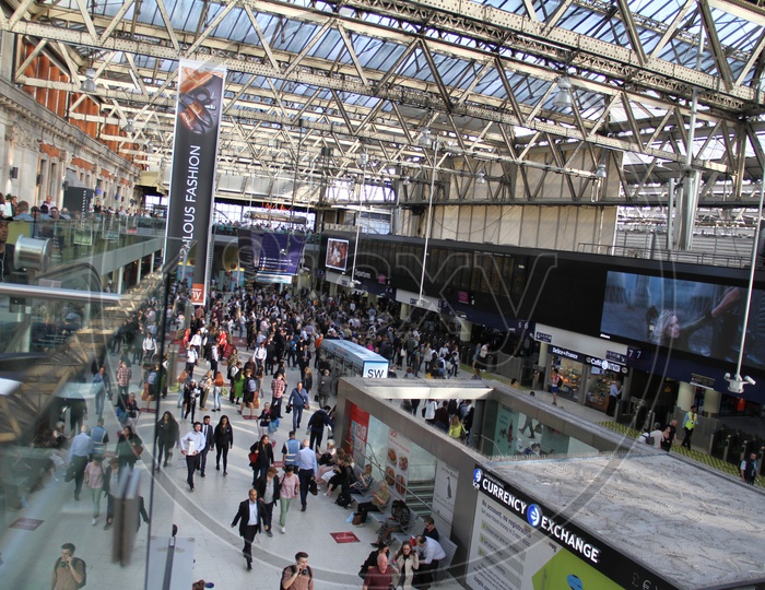 Shopping Outlets in Waterloo Railway Station