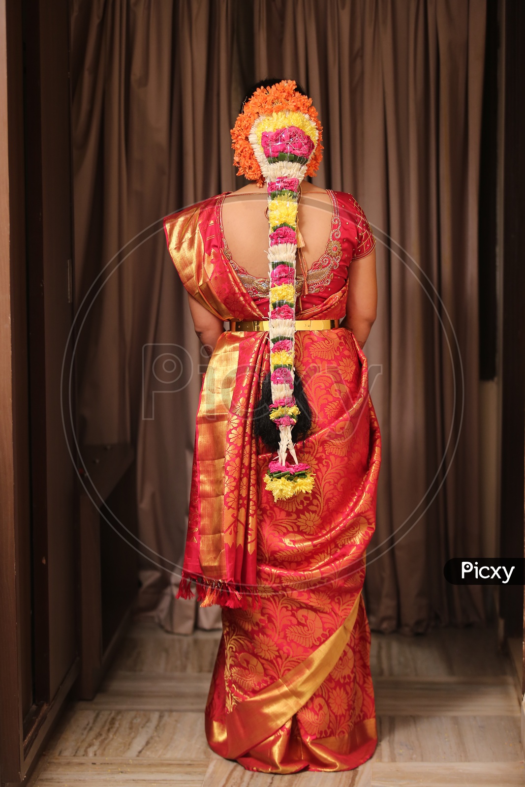 A woman in a white and red sari photo – Free Uk Image on Unsplash