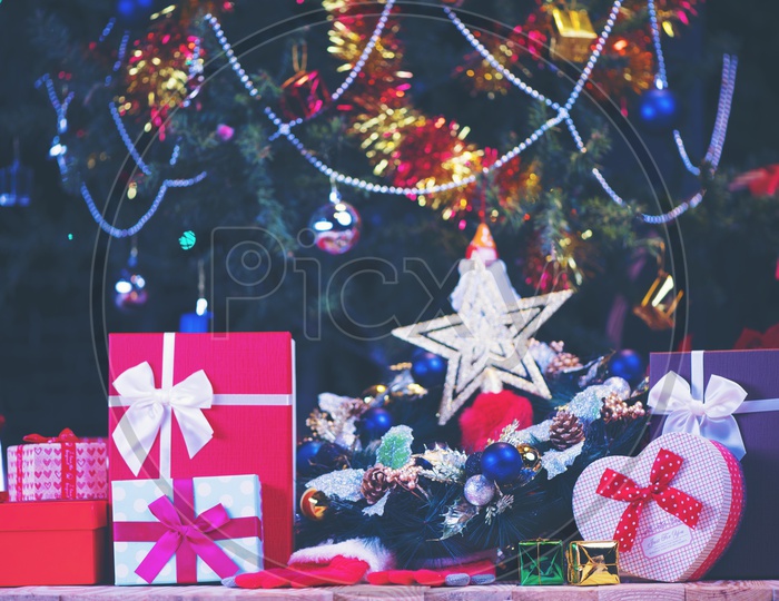 Christmas  Festival Templates Or Backgrounds With Gifts  And Christmas Tree
