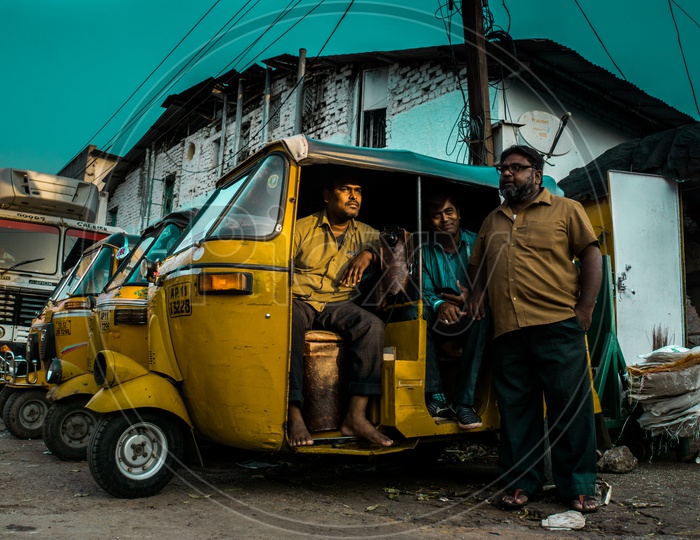 Autos in Auto stand, auto drivers