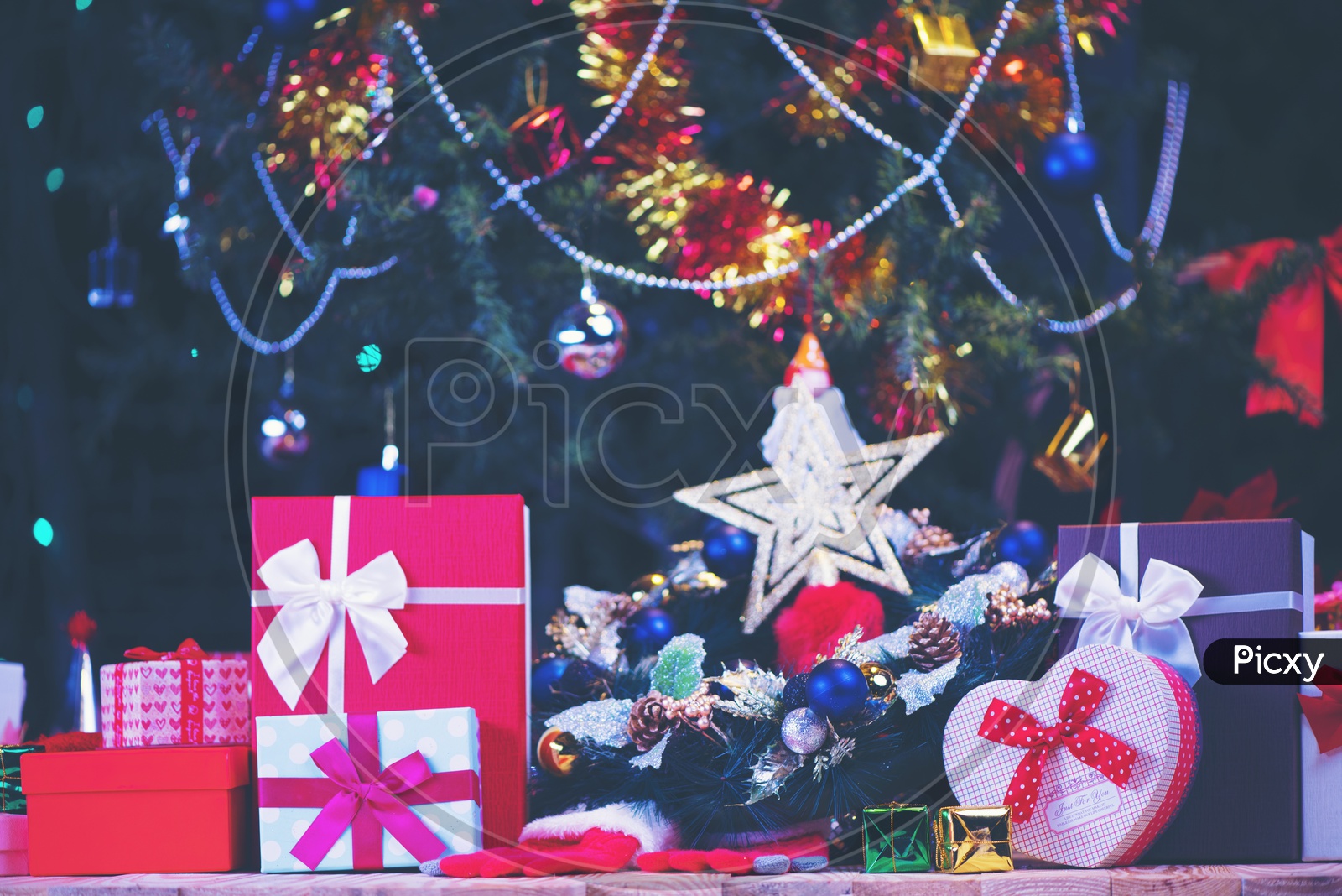 Christmas  Festival Templates Or Backgrounds With Gifts  And Christmas Tree