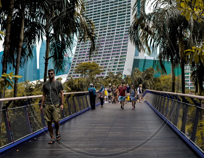 pedestrian bridge near Marina Bay Sands (Singapore)