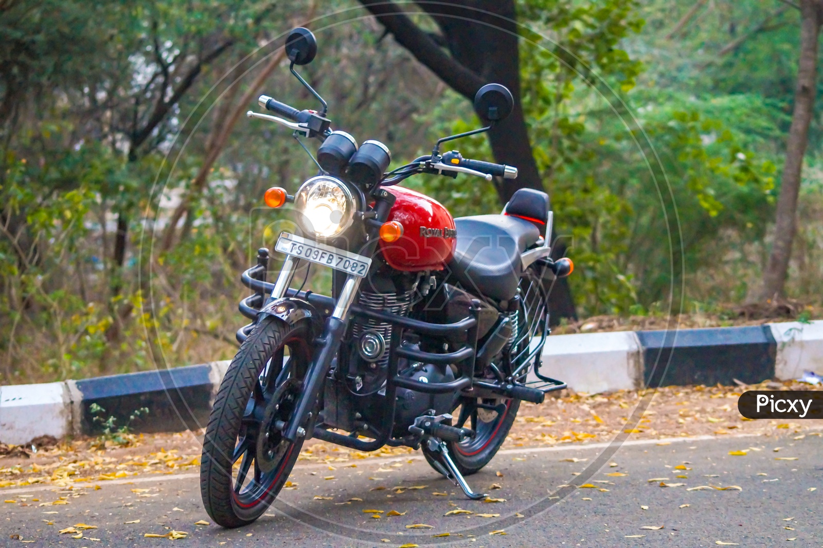 Royal enfield store thunderbolt 350x