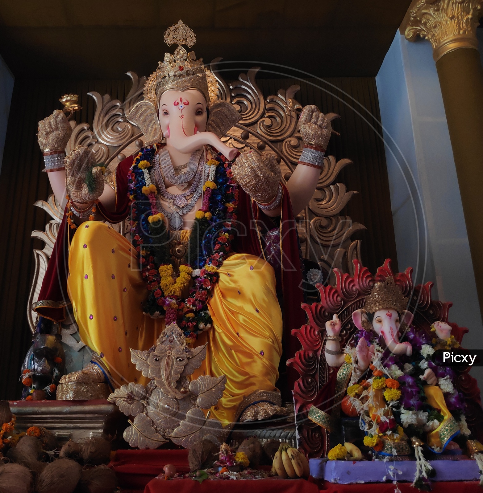 Summation of different types and sizes of Ganesha idol