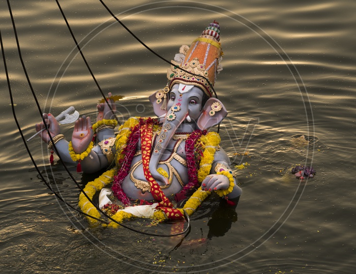 Ganesh in the form of Vishnu .