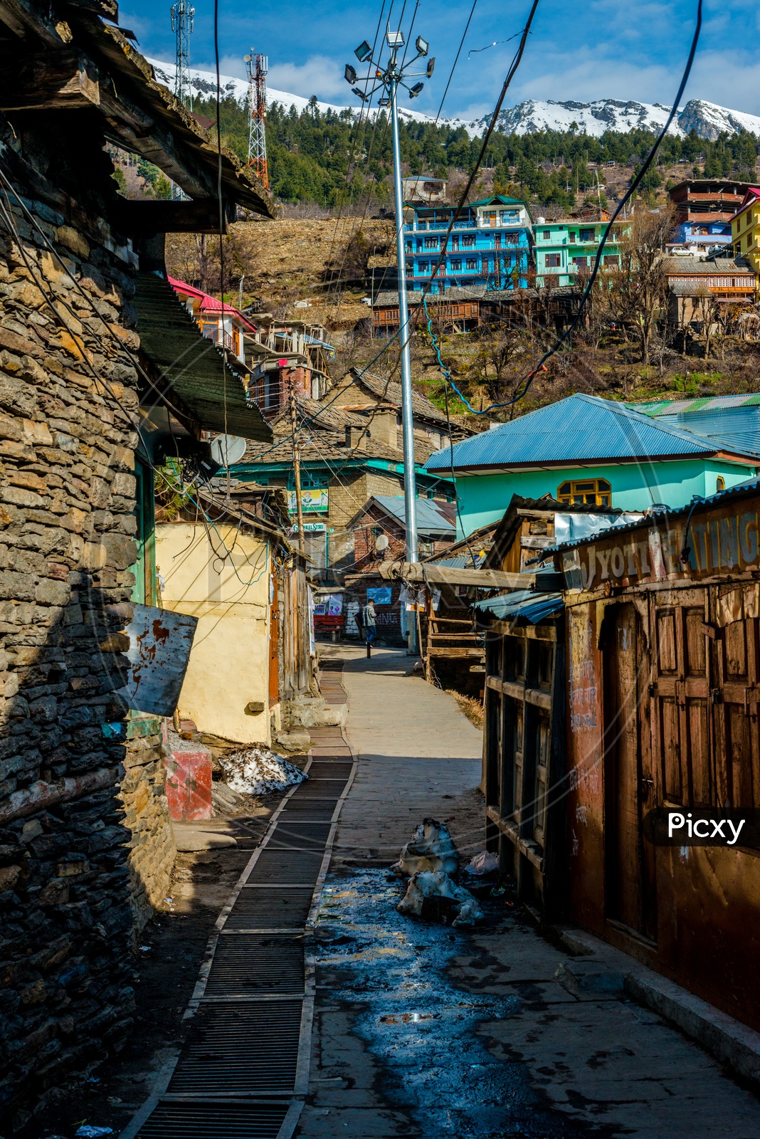 Narrow street of Himalayan village