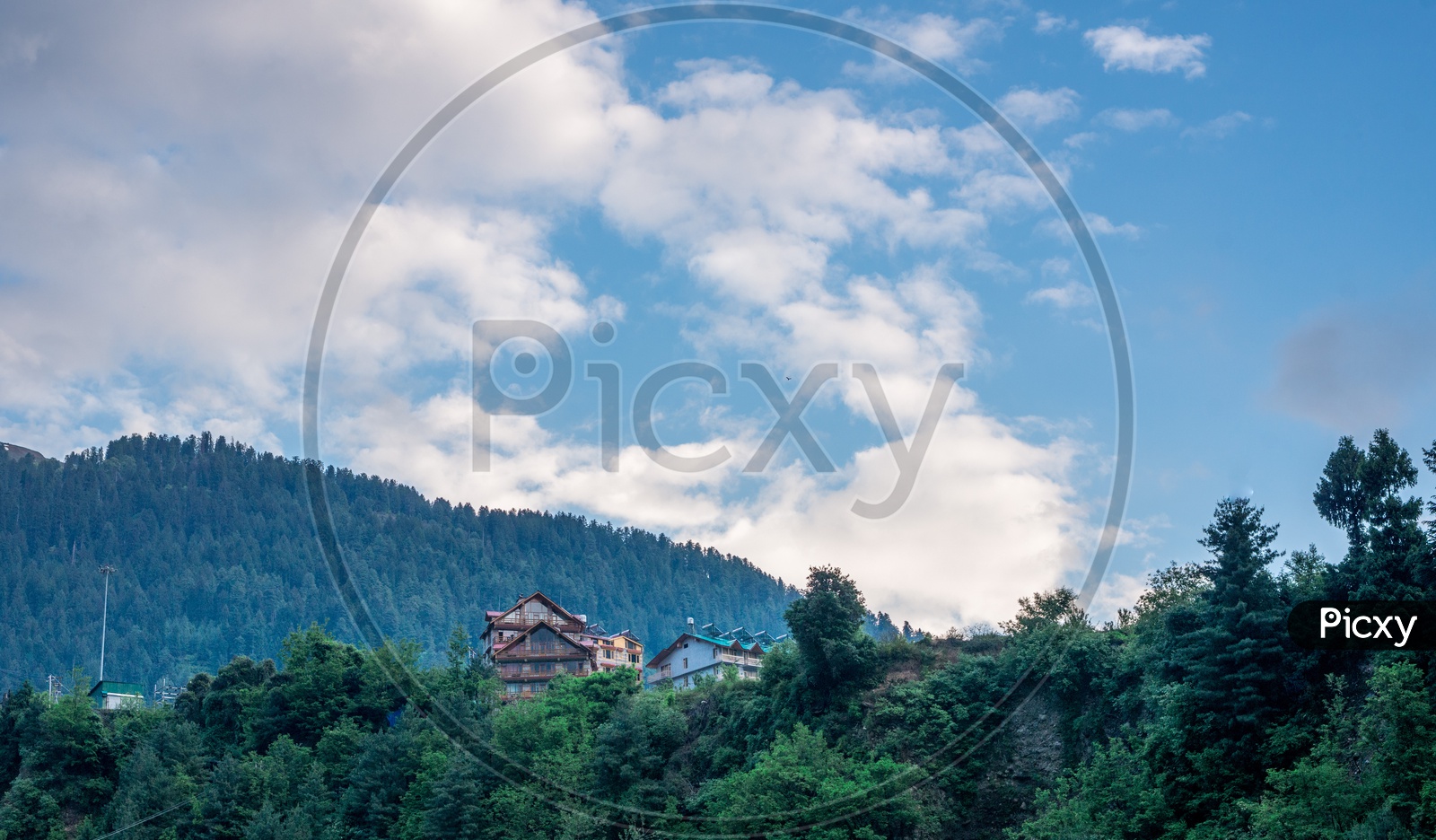 Landscape of Manali with wooden houses