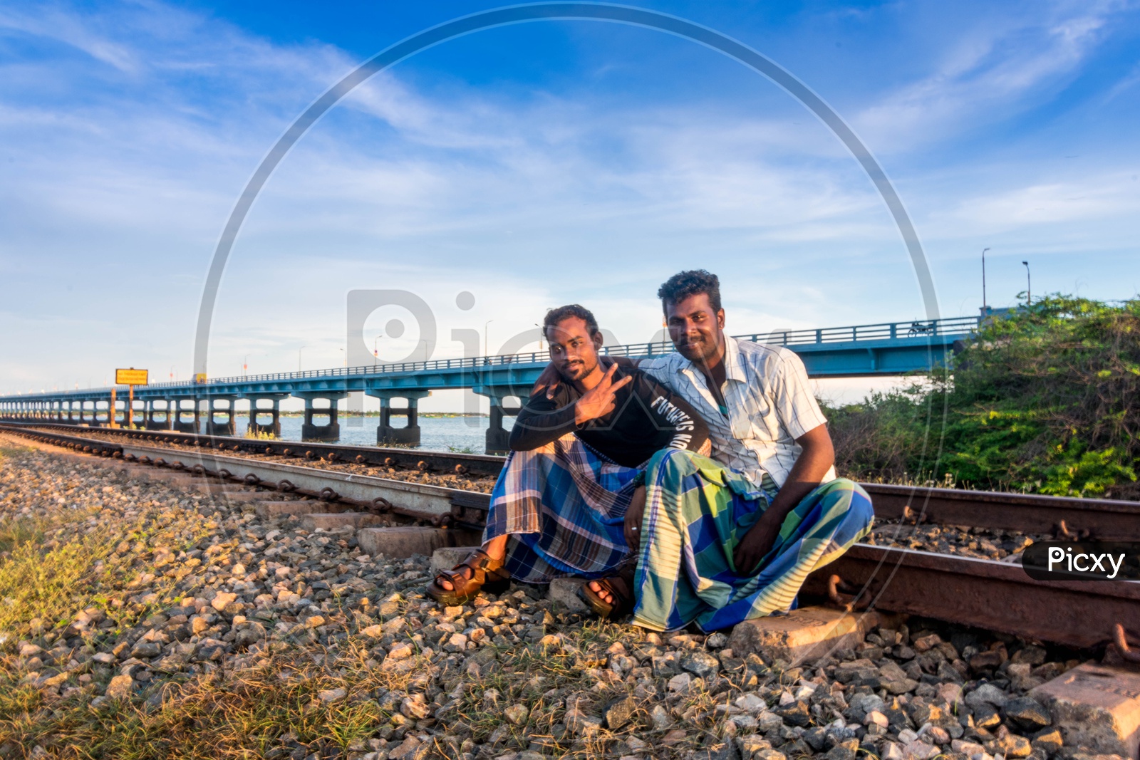 Photoshoot At Railway Track // Best Photoshoot Place For Instagram Photos  // - YouTube