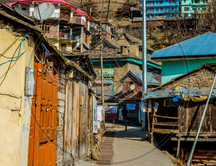 Narrow street in Himalayan Village - Road in Kalpa