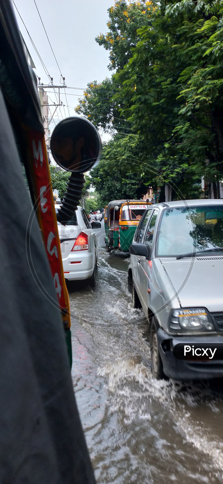 Drastic condition of  passengers onVijayawada roads after a small rainfall