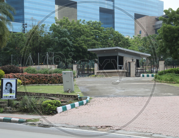 Image of Entrance of the ICICI Bank Building-KN905947-Picxy