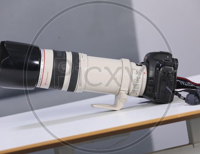 Canon Eos 5D  Mark iii  Mounted to 70 200 mm Lens