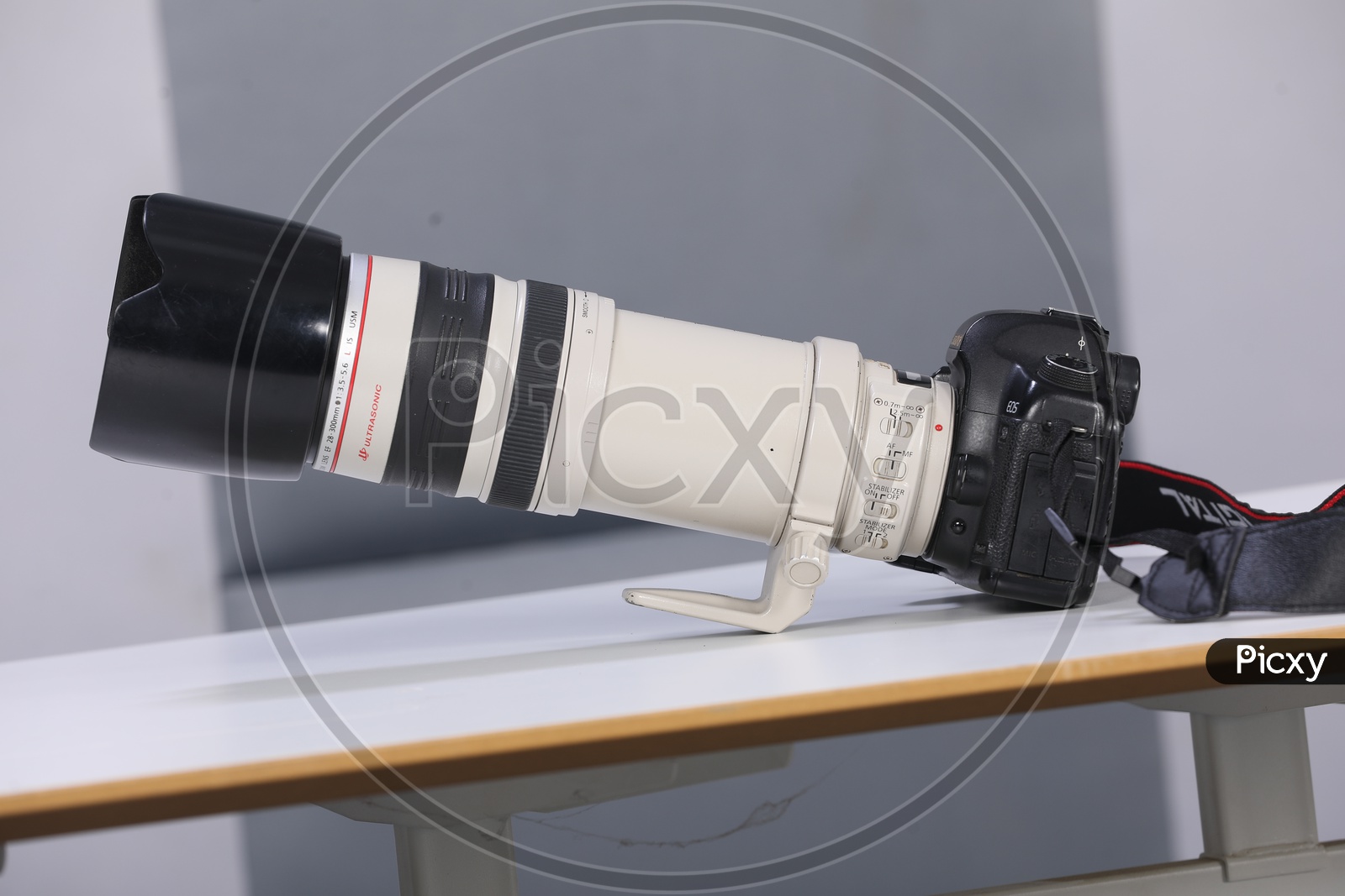 Image of Canon Eos 5D Mark iii Mounted to 70 200 mm Lens-PJ772433-Picxy