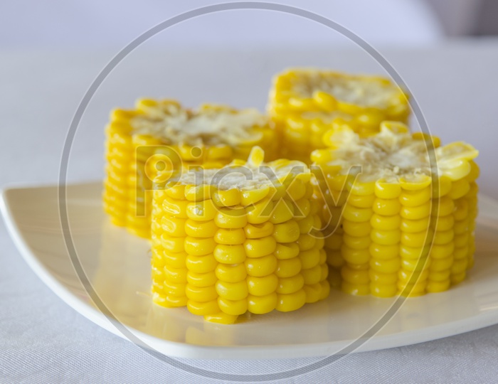 Sweet Corn served in a plate