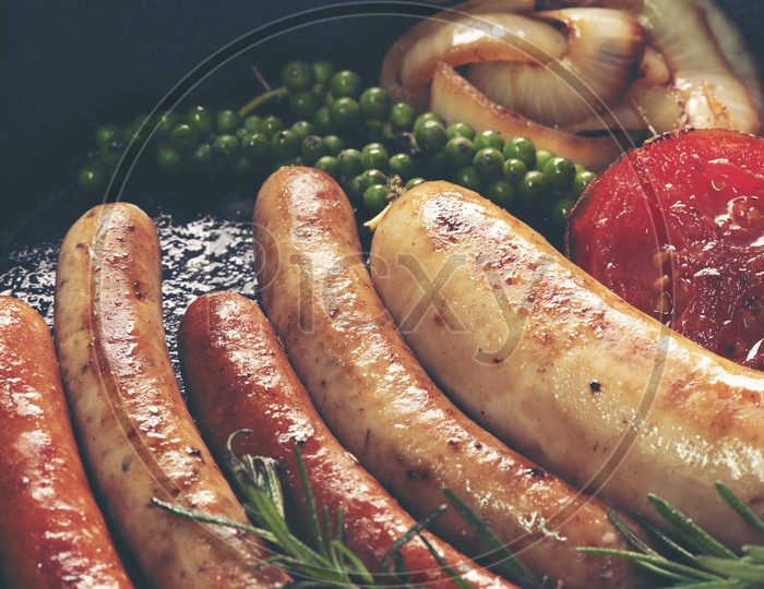 sausage set with tomato