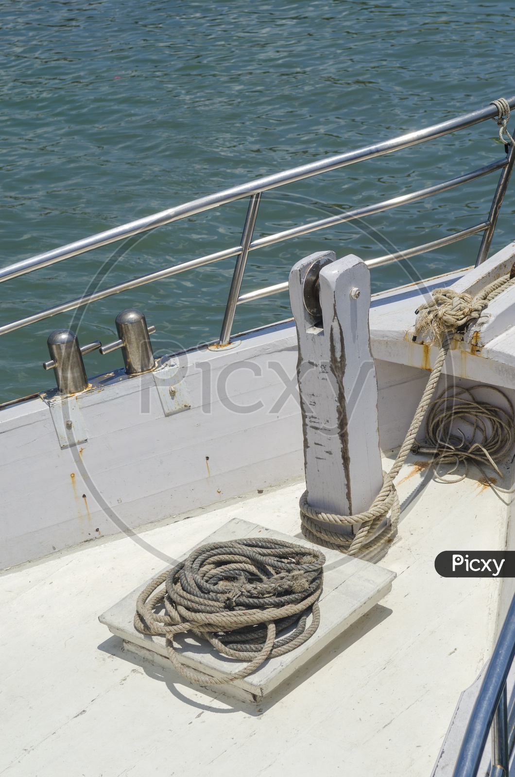Luxury Yacht mast head equipment