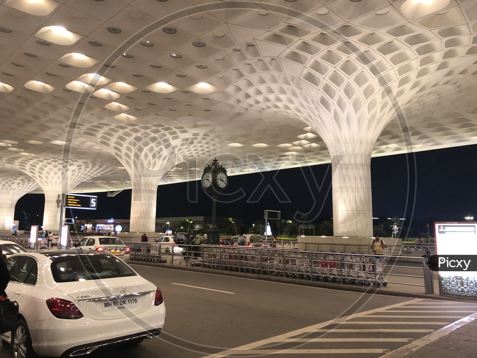 Architecture of Mumbai Airport With  Roof Design