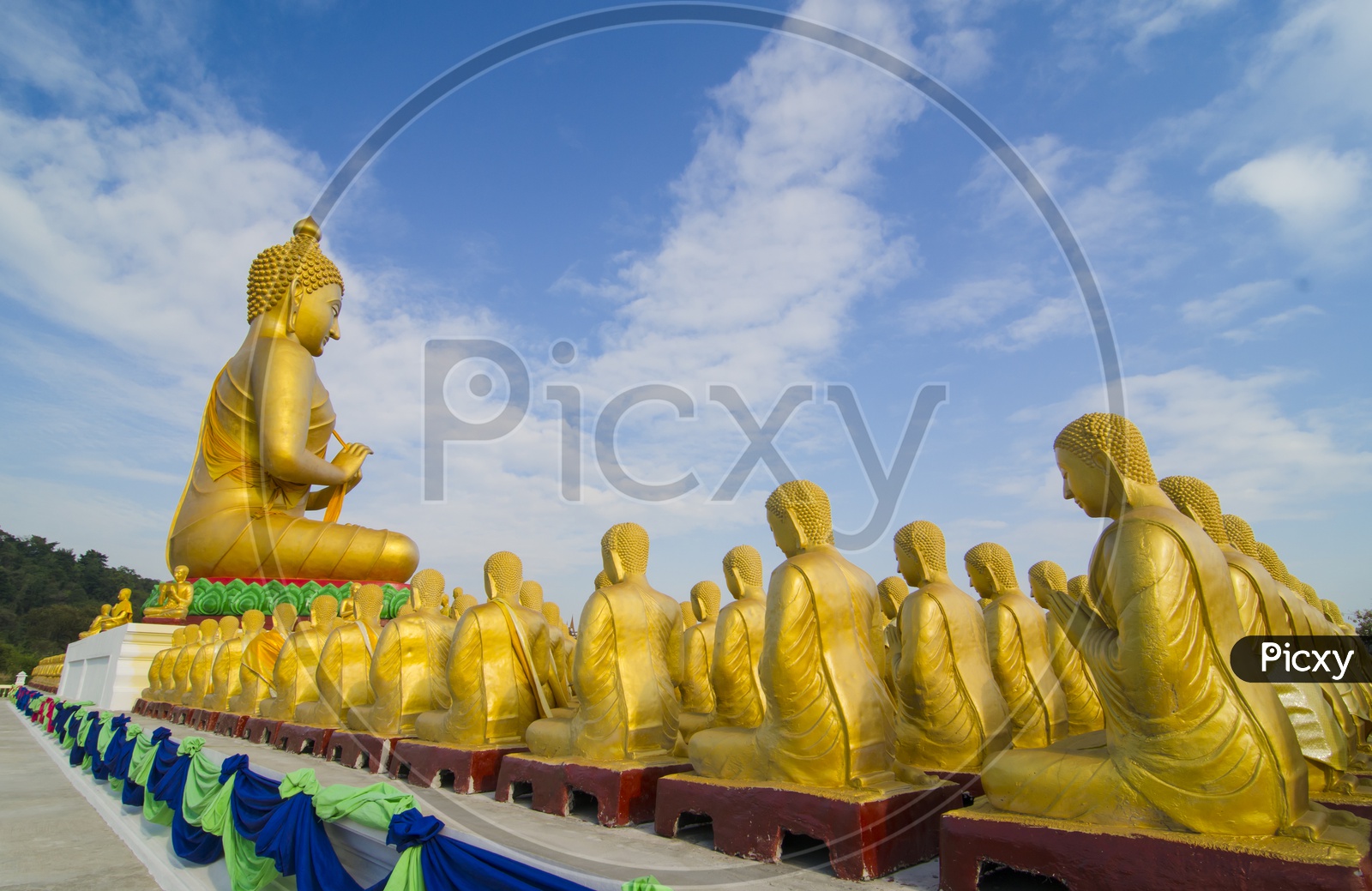 Buddha Statues Worship With 1250  Disciples on Makha Bucha Day In Thailand