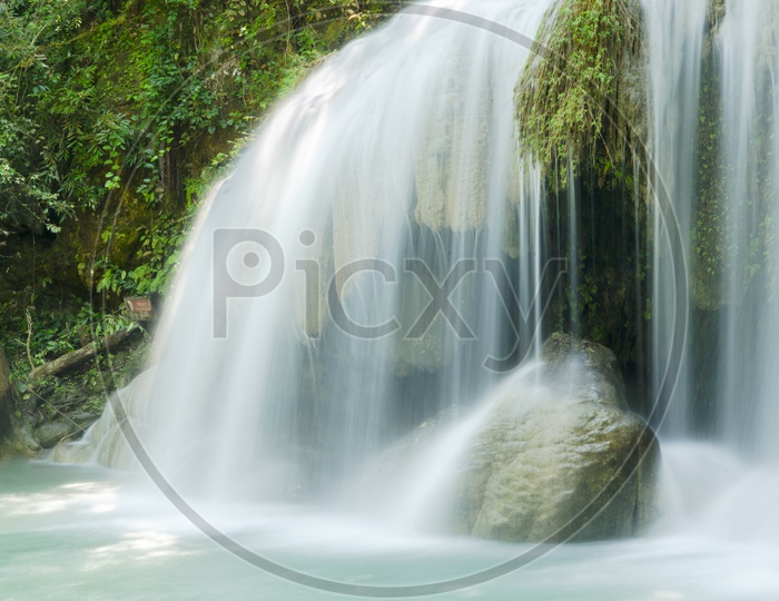 Waterfalls With Smooth Water Flowing texture