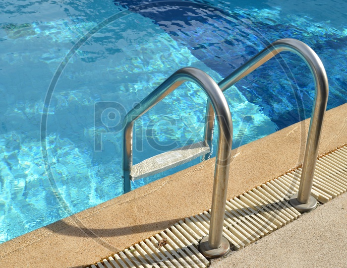 Swimming pool with staircase