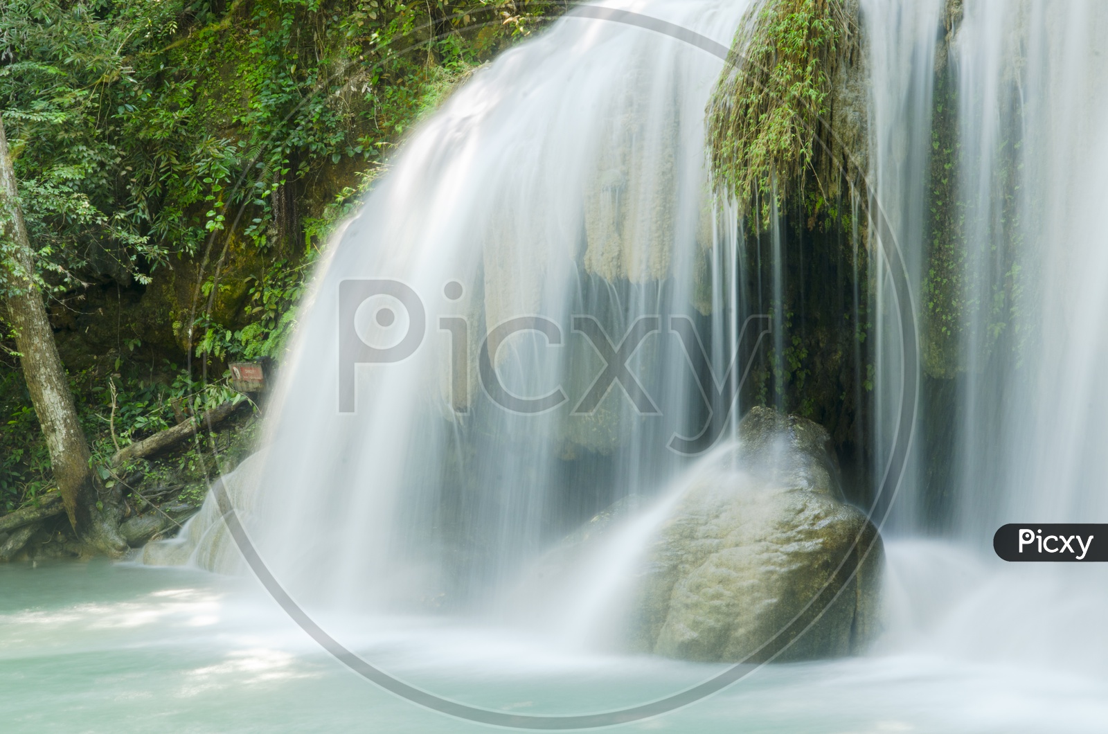 Waterfalls With Smooth Water Flowing texture