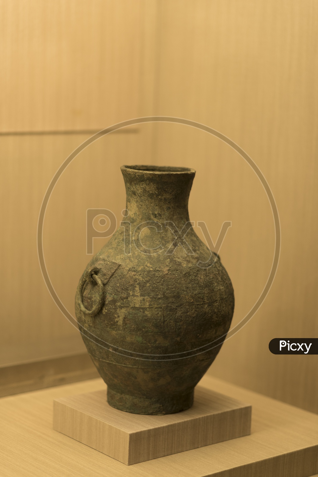 Antique Vessels In display  at  Taipei's National Palace Museum