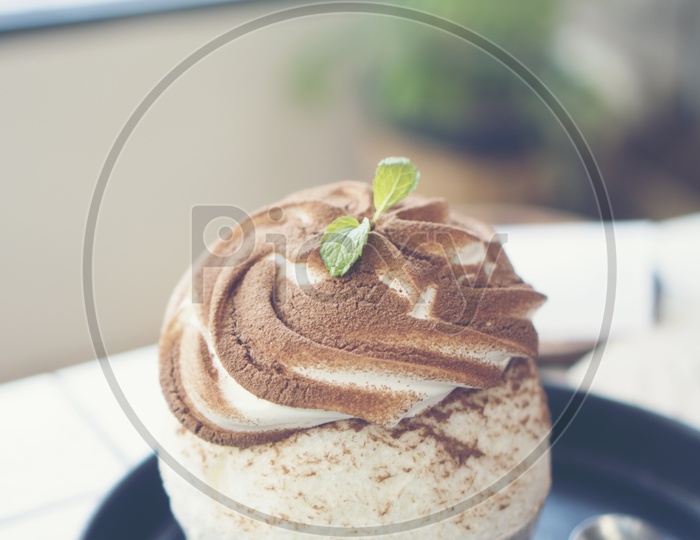 chocolate ice-cream cake With Whipping Cream